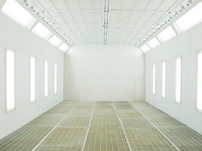 Instalación en un ángulo de 45 grado en ambos lados de la cabina de pintura.