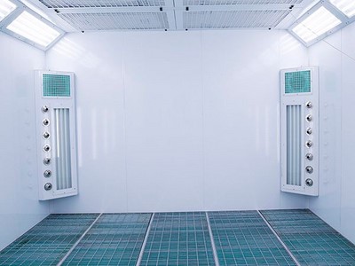 Ventiladores montados en las esquinas de la cabina, con accesorios de iluminación